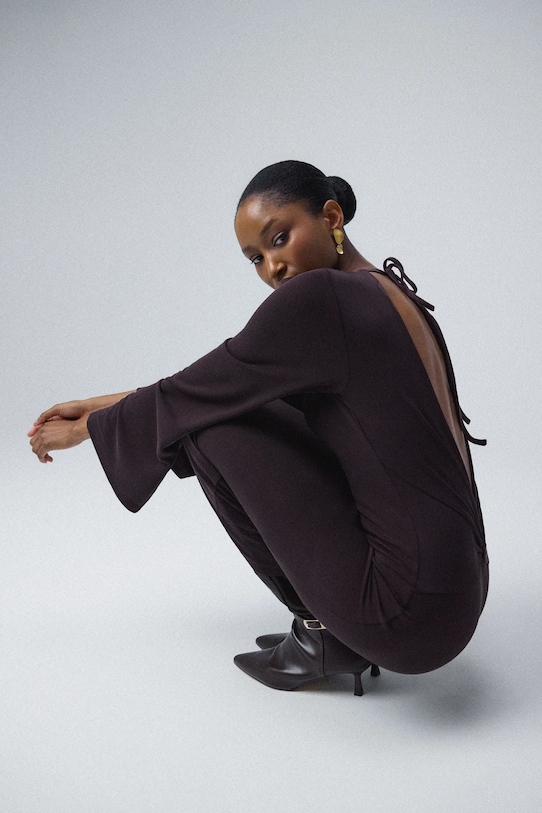 Answear.LAB sukienka długi brązowy WA24.SUD005