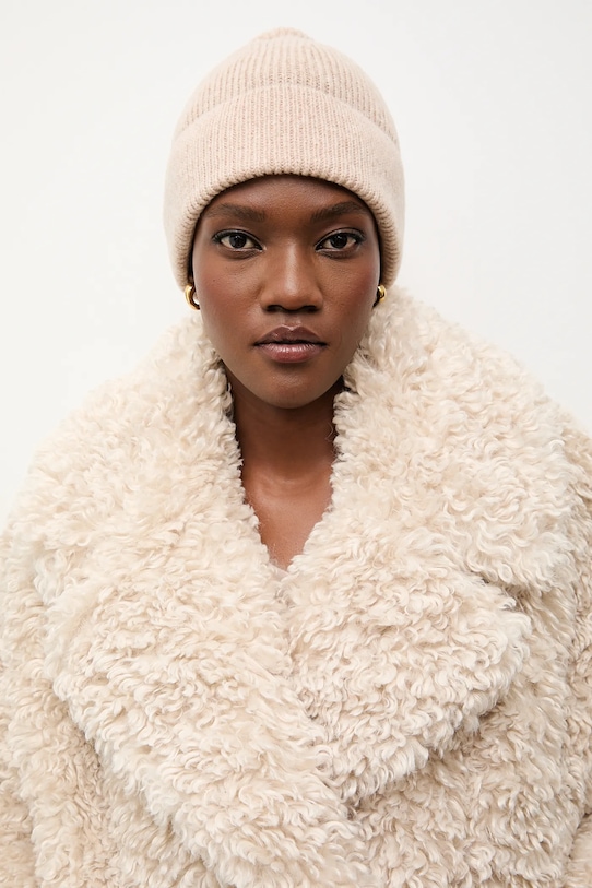 Answear.LAB czapka z wełną merino gruba beżowy czapka1