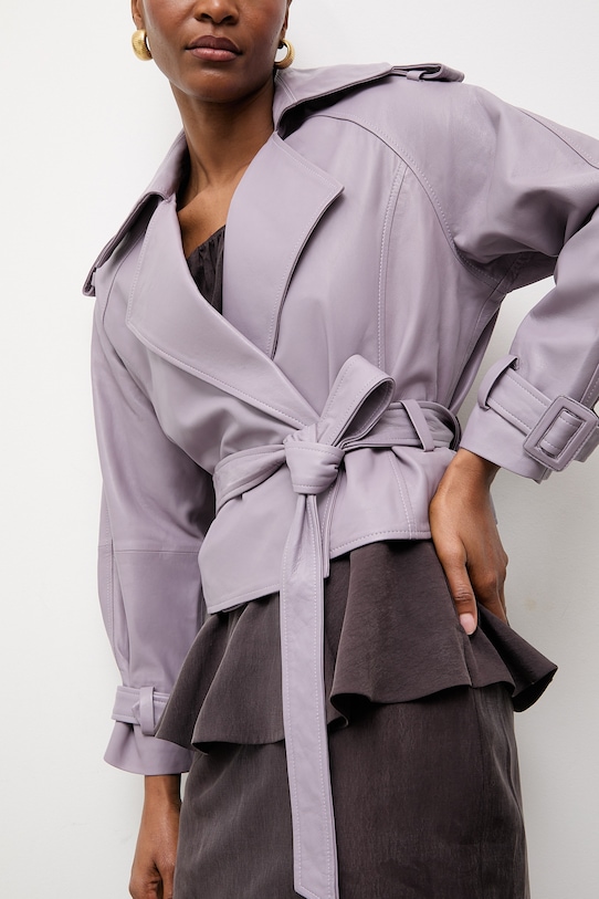 Answear.LAB krótka kurtka damska skórzana NOA z kolekcji Unscripted fioletowy WA25-KPD111