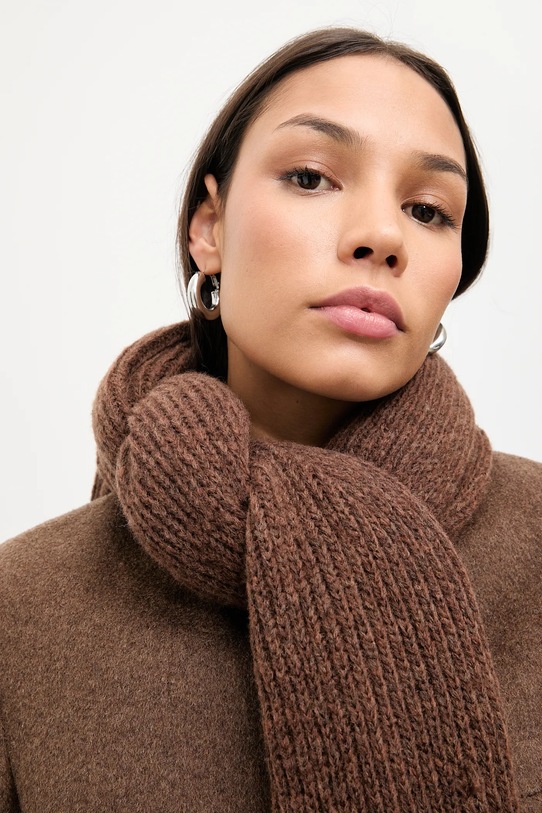 Answear.LAB szalik z wełną merino brązowy 2311100-061