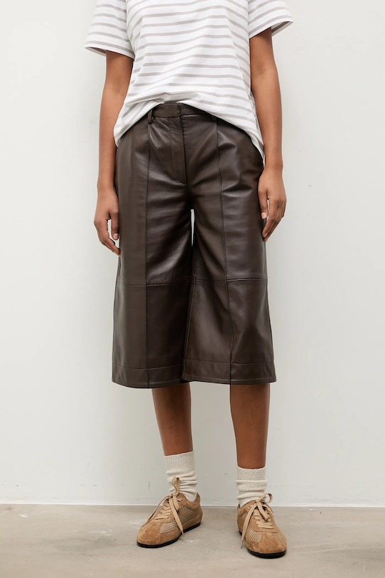 Answear.LAB pantaloni de piele drept maro WA25-SPD038