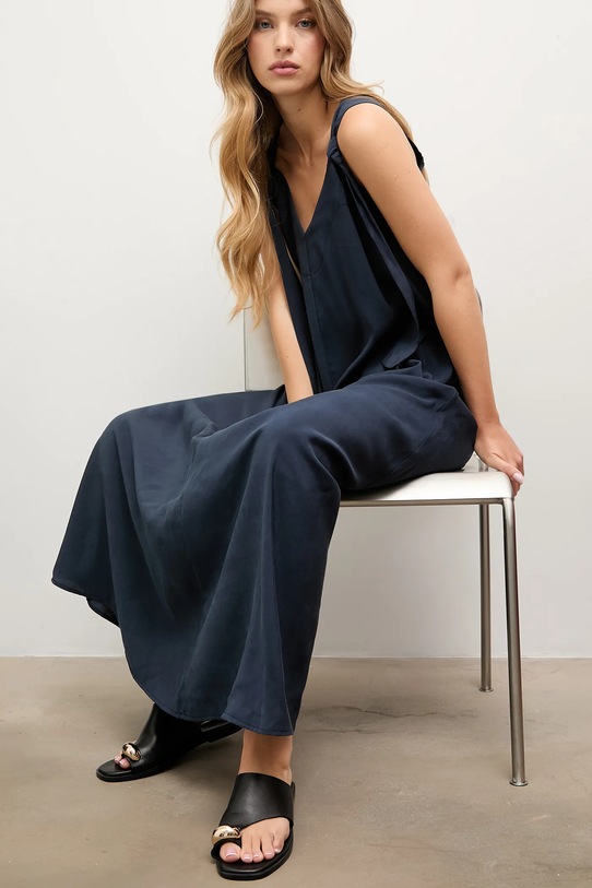 Answear.LAB sukienka casual granatowy D522.IOS
