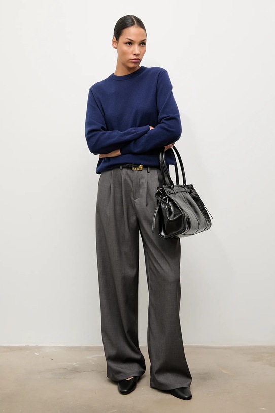 Answear.LAB sweter wełniany okrągły granatowy WA25-SWD021