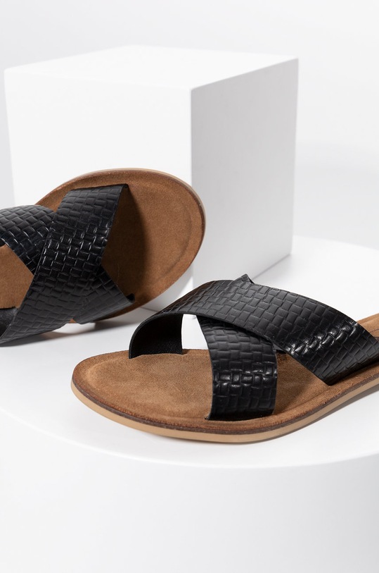 Answear Lab klapki skórzane L.2107013.1 czarny WS22