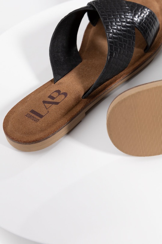 Obuwie Answear Lab klapki skórzane L.2107013.1 czarny
