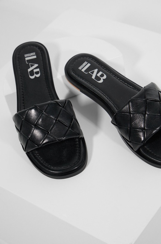 Answear.LAB natikači Ravna črna WS21.KLD014.99X