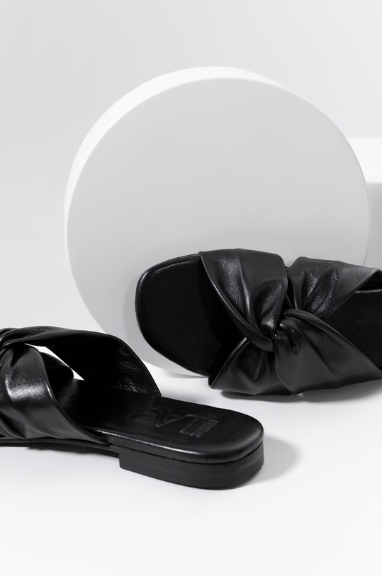 Answear Lab slapi de piele SV.1387.08.AJ negru WS22