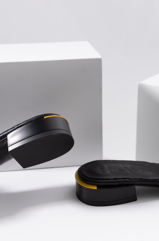 Obuwie Answear Lab klapki skórzane 674.78.570.DB czarny