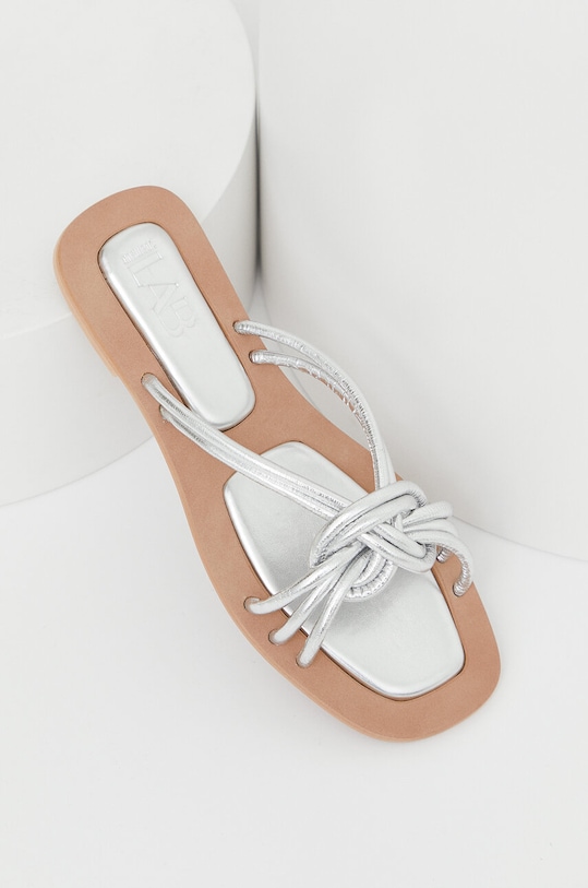 Answear Lab klapki skórzane 2022.45.1.DB srebrny WS23