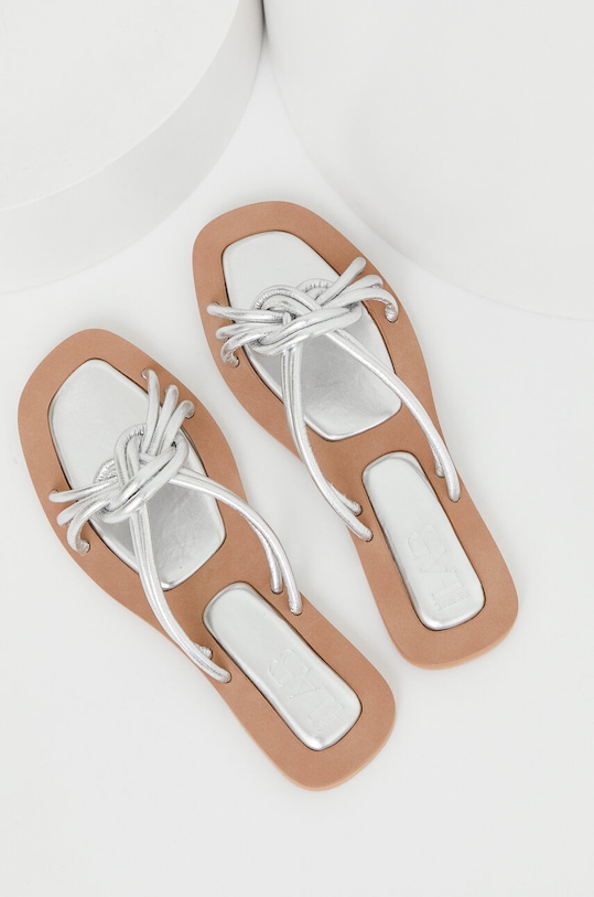 Obuwie Answear Lab klapki skórzane 2022.45.1.DB srebrny