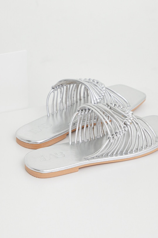 Boty Kožené pantofle Answear.LAB 2022.321.AT stříbrná