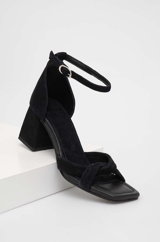 Answear.LAB sandali in camoscio HR.220271.DB nero WS23