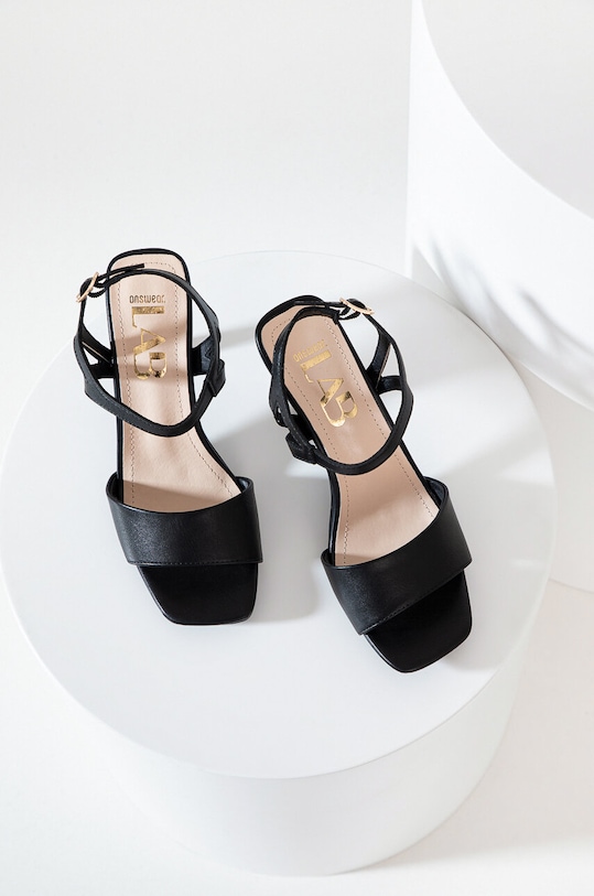 Obuwie Answear Lab sandały SK902.1.DB czarny