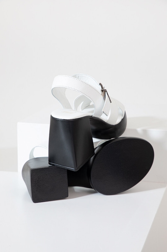 Answear.LAB sandali in pelle bianco 101.2175.978.AT