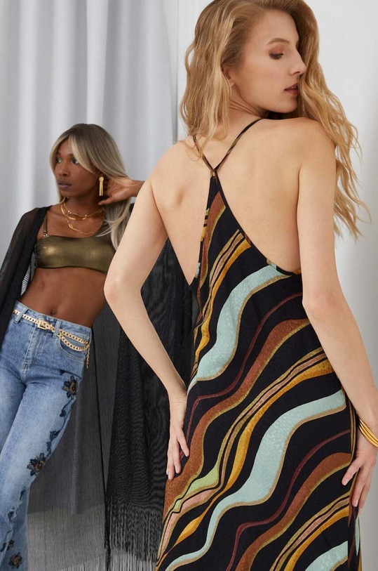 Φόρεμα Answear.LAB X limited collection BE SHERO στρογγυλό μαύρο WS23.SSD601