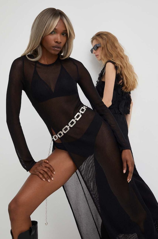 Answear Lab sukienka X kolekcja limitowana BE SHERO casual czarny WS23.SUD700