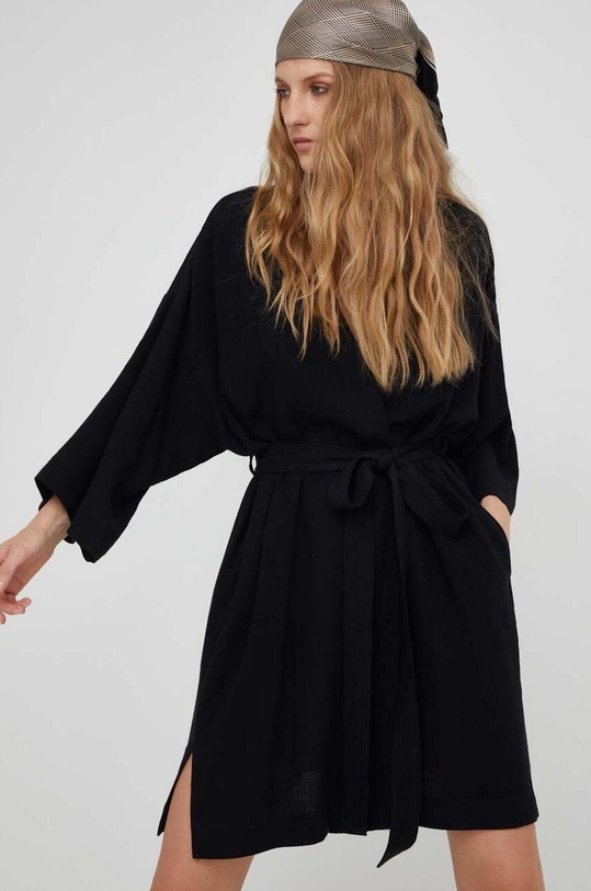 Answear Lab sukienka z lnem X kolekcja limitowana BE SHERO czarny WS23.SUD702