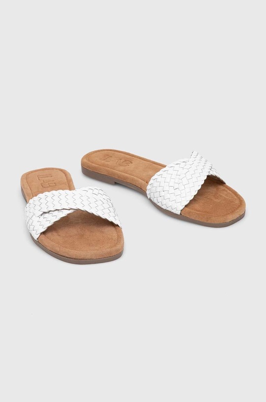 Answear.LAB klapki skórzane SC2135.indb biały WS24