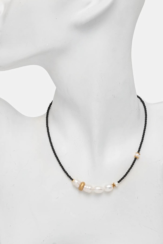 Ručně vyrobený náhrdelník z pozlaceného stříbra s kultivovanou perlou a hematitem Answear.LAB WS25.AKD005