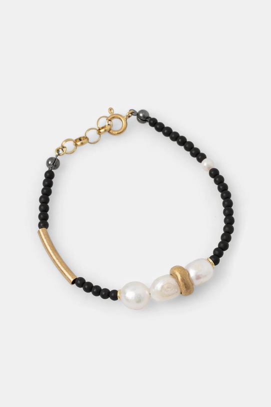 Náramok ručne vytvorený z pozláteného striebra s vyšľachtenou perlou a hematitom Answear Lab WS25.AKD007 čierna WS25