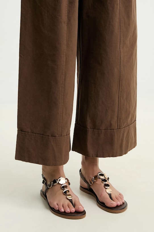 Δερμάτινα σανδάλια Answear.LAB συνθετικό καφέ RSP10959