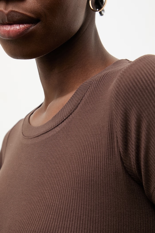 Answear.LAB t-shirt damski z bawełny WS26-BKD025