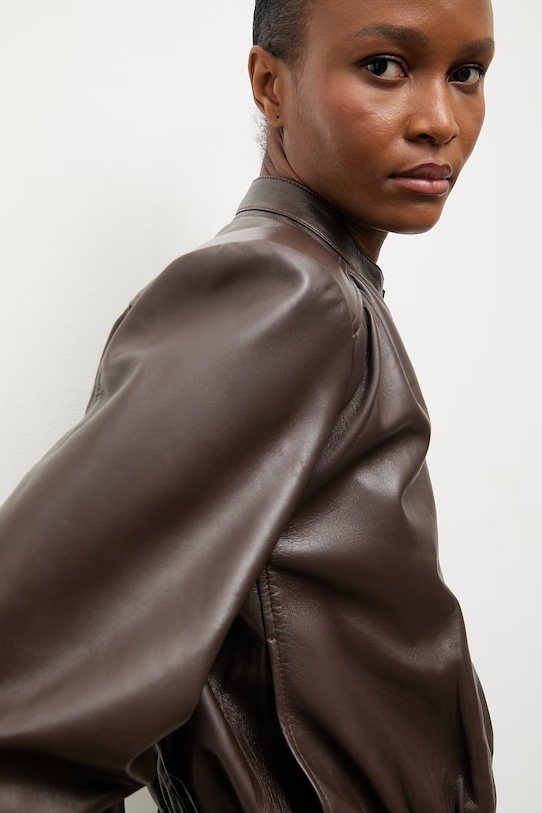 Answear.LAB kurtka damska skórzana MEMO z kolekcji Unscripted WS26-KUD023 brązowy