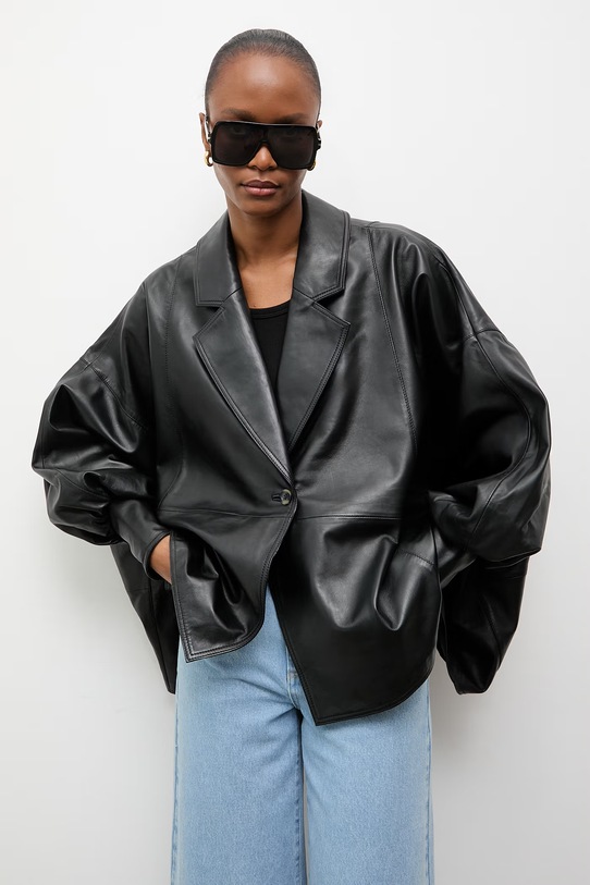 Answear.LAB kurtka oversize damska skórzana z kolekcji Unscripted czarny WS26-KUD024