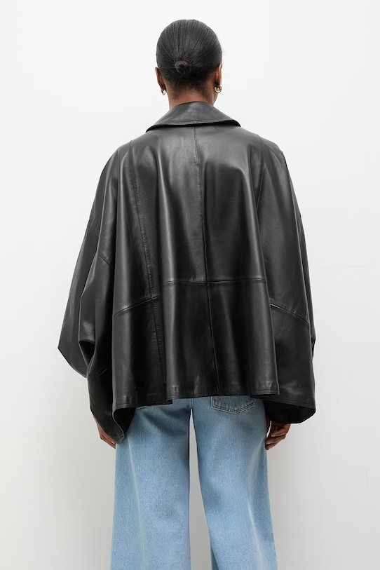 Odzież Answear.LAB kurtka oversize damska skórzana z kolekcji Unscripted WS26-KUD024 czarny