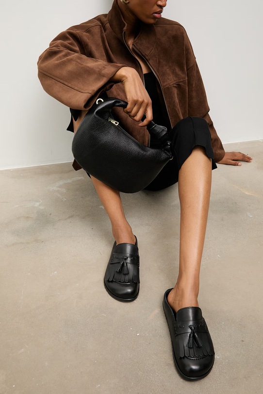 Answear.LAB klapki skórzane płaski czarny 25-462.tjk