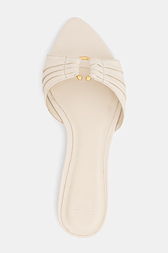 Answear.LAB klapki na płaskim obcasie damskie skórzane beżowy WS26-OBD085