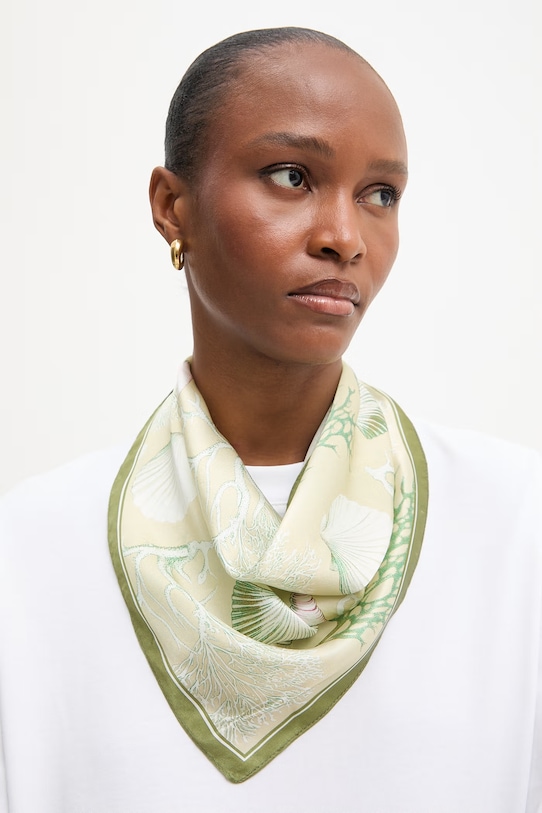 Answear.LAB apaszka jedwabna z kolekcji Unscripted WY.1C.cjk zielony