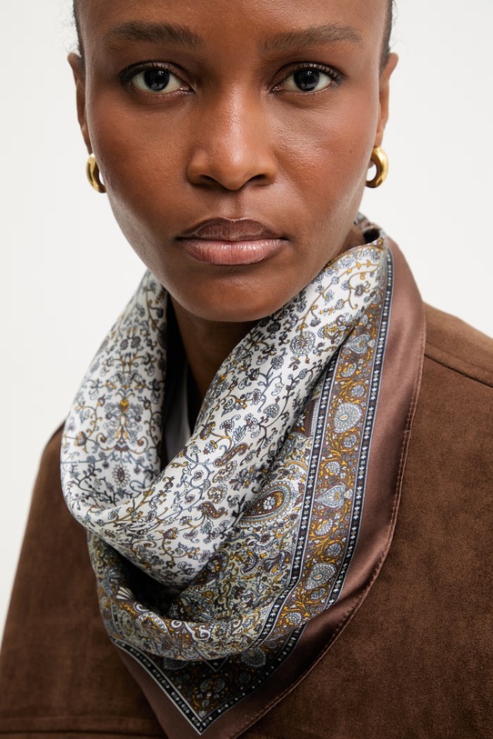 Answear.LAB apaszka jedwabna z kolekcji Unscripted 126.flk brązowy