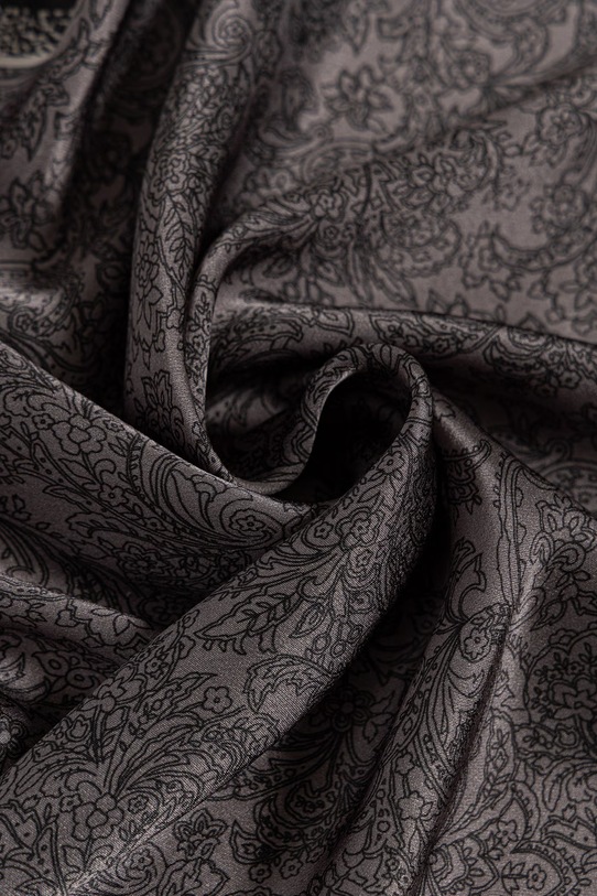 Answear.LAB apaszka jedwabna z kolekcji Unscripted czarny 129.flk