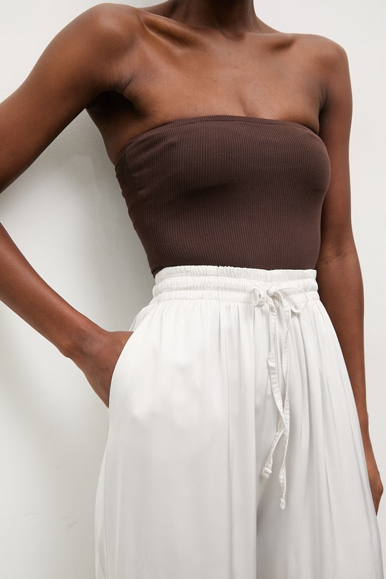 Answear.LAB spodnie damskie z wiskozy beżowy WS26-SDD008