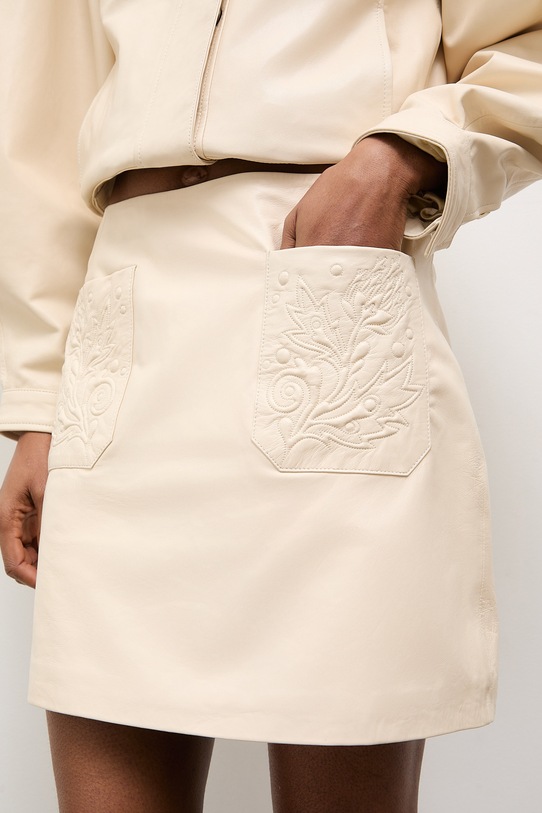 Answear.LAB spódnica skórzana ANNIE z kolekcji Unscripted beżowy WS26-SDD031