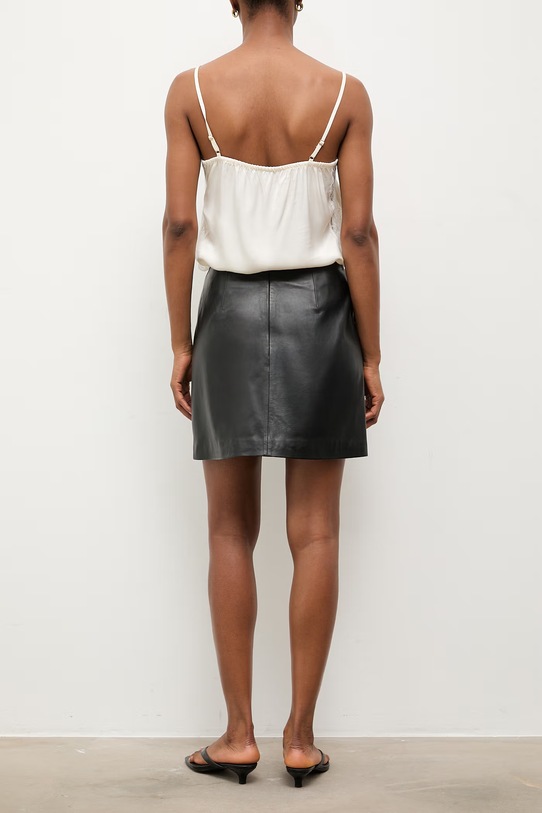 Odzież Answear.LAB spódnica skórzana ANNIE z kolekcji Unscripted WS26-SDD031 czarny