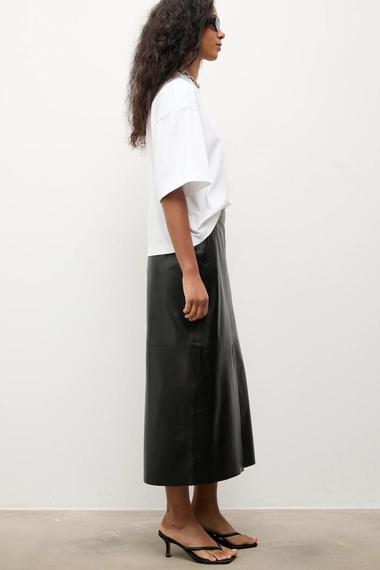 Answear.LAB spódnica z rozcięciem skórzana . czarny WS26