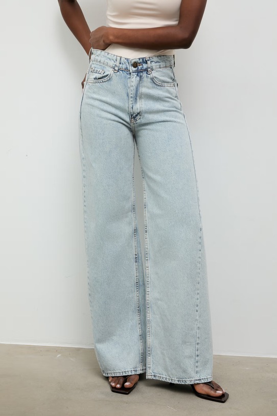 Answear.LAB jeansy boyfriend damskie niebieski 413.tok