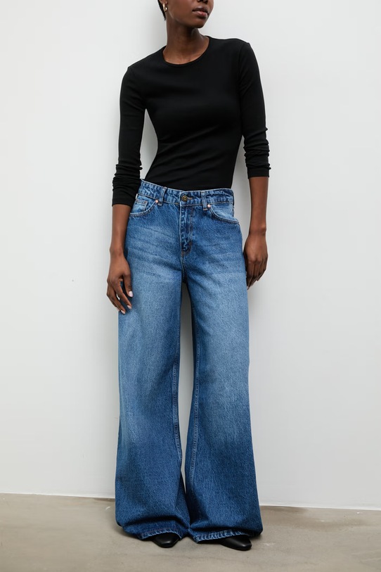 Answear.LAB jeansy loose damskie niebieski 827.tok