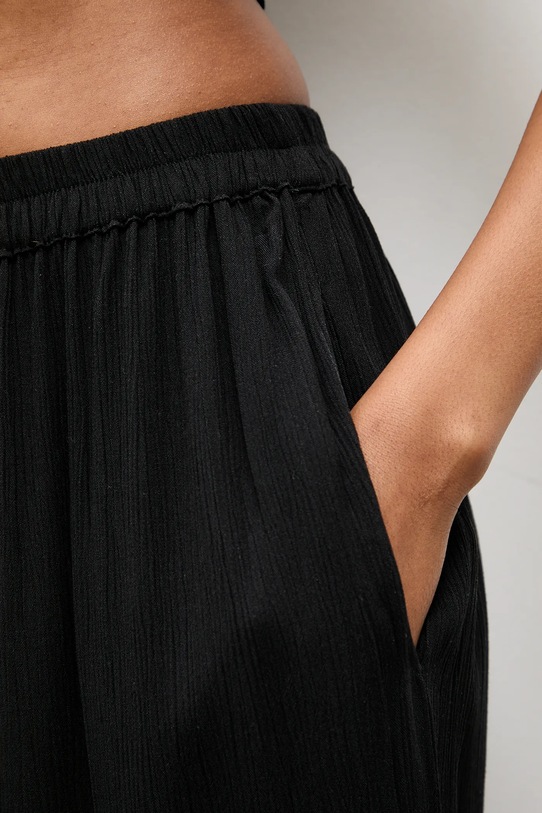 Answear.LAB spodnie czarny Angelina.hak