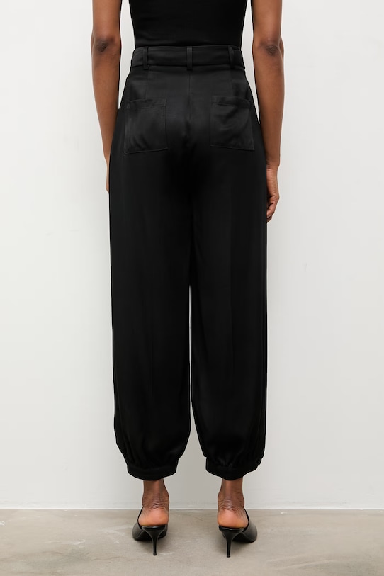 Answear.LAB spodnie damskie czarny WS26-SPD026