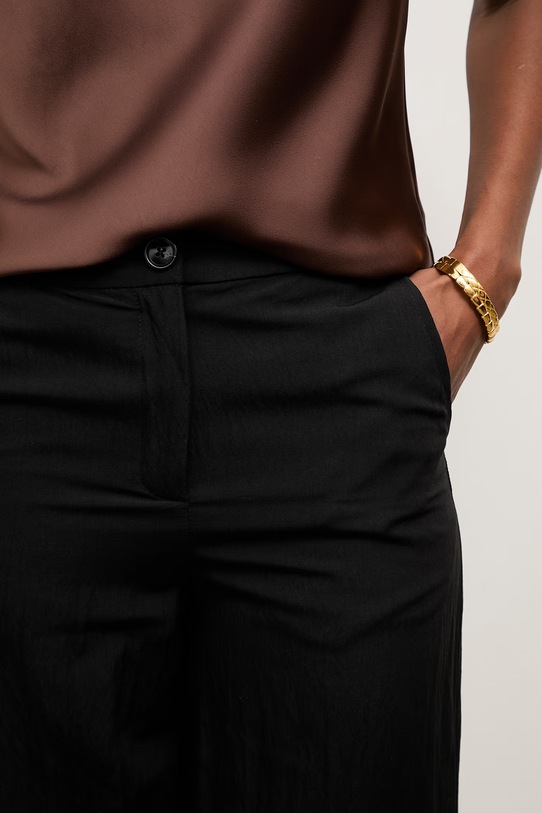 Answear.LAB spodnie damskie z wiskozą WS26-SPD031 czarny