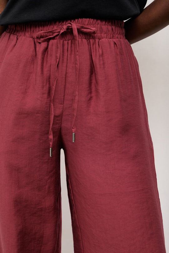 Answear.LAB spodnie damskie z lyocellem WS26-SPD036 czerwony