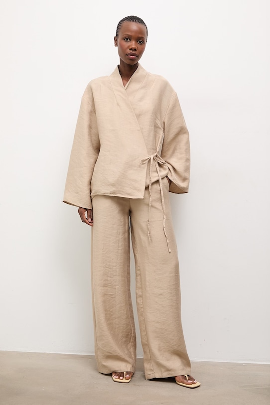 Answear.LAB spodnie damskie z lyocellem WS26-SPD036 beżowy WS26