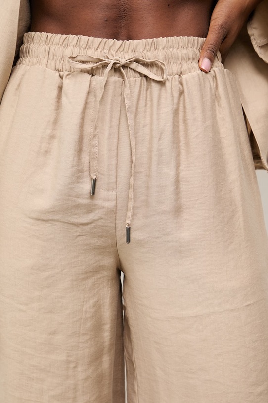 Answear.LAB spodnie damskie z lyocellem beżowy WS26-SPD036