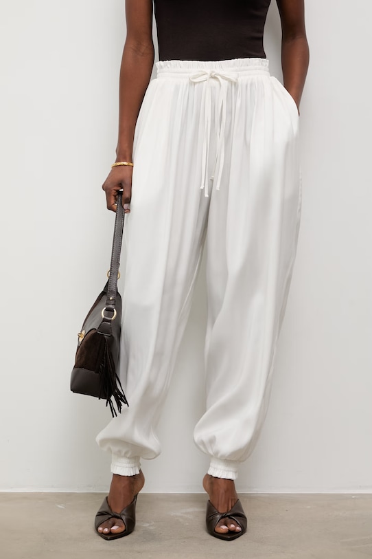 Answear.LAB spodnie damskie z modalem beżowy PN1577