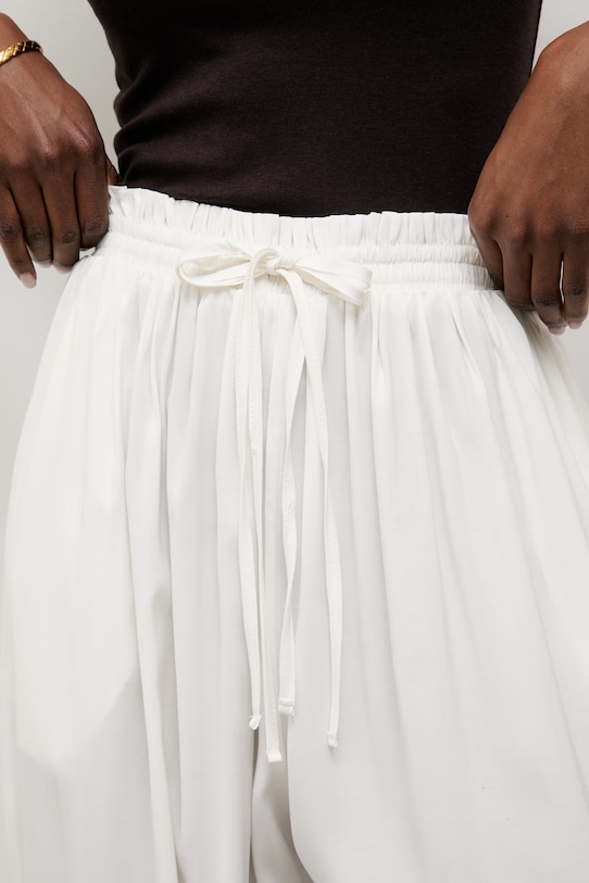 Answear.LAB spodnie damskie z modalem beżowy PN1577