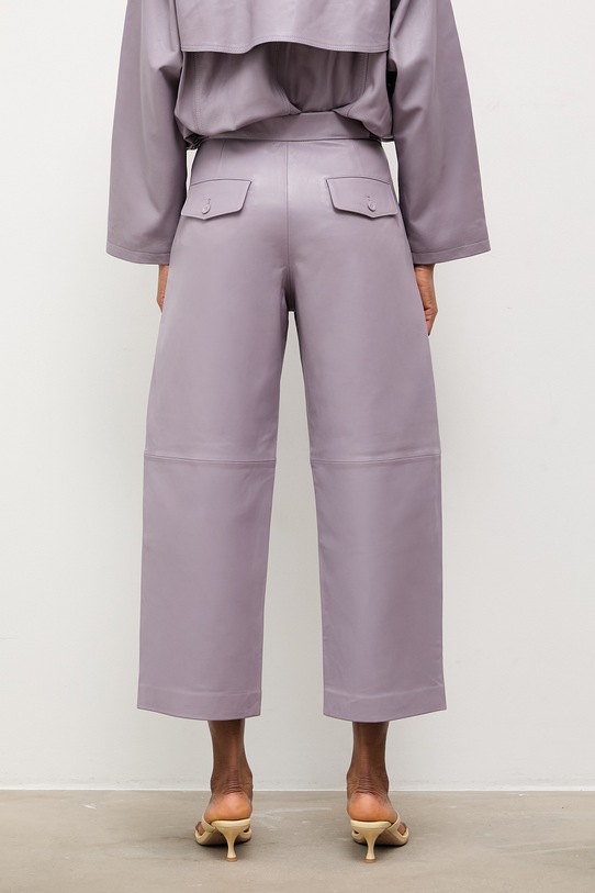 Answear.LAB spodnie damskie skórzane MADELINE z kolekcji Unscripted fioletowy WS26-SPD042