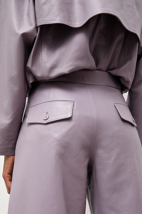 Answear.LAB spodnie damskie skórzane MADELINE z kolekcji Unscripted WS26-SPD042 fioletowy